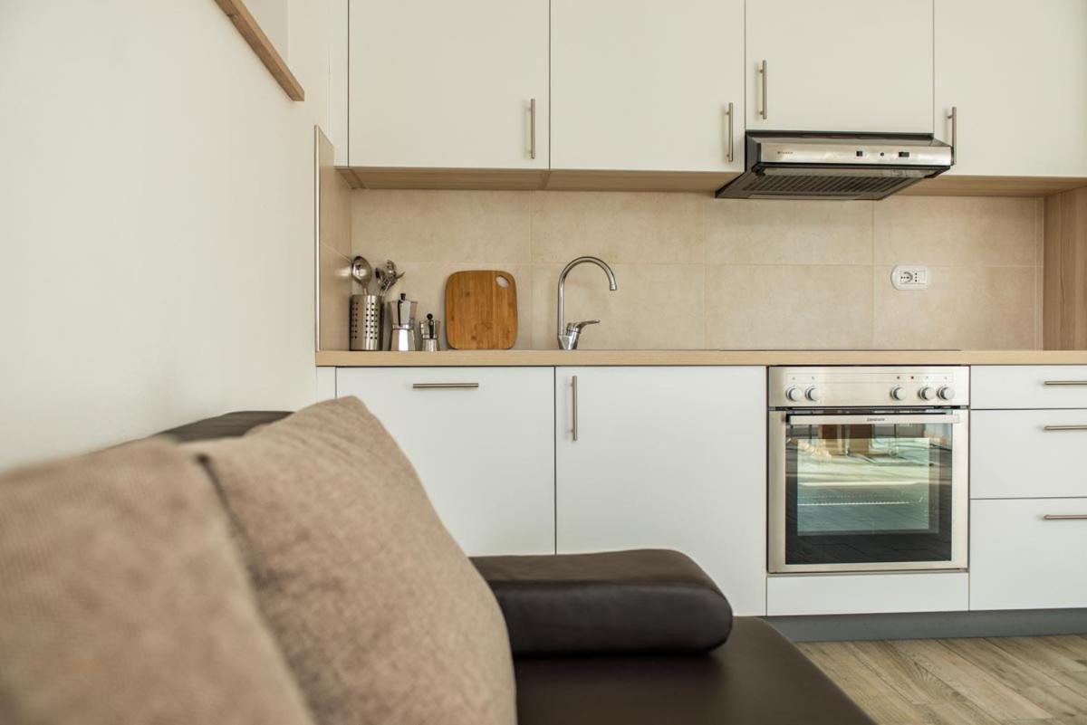 Apartment Residence Veronika Ora / Auer Buitenkant foto
